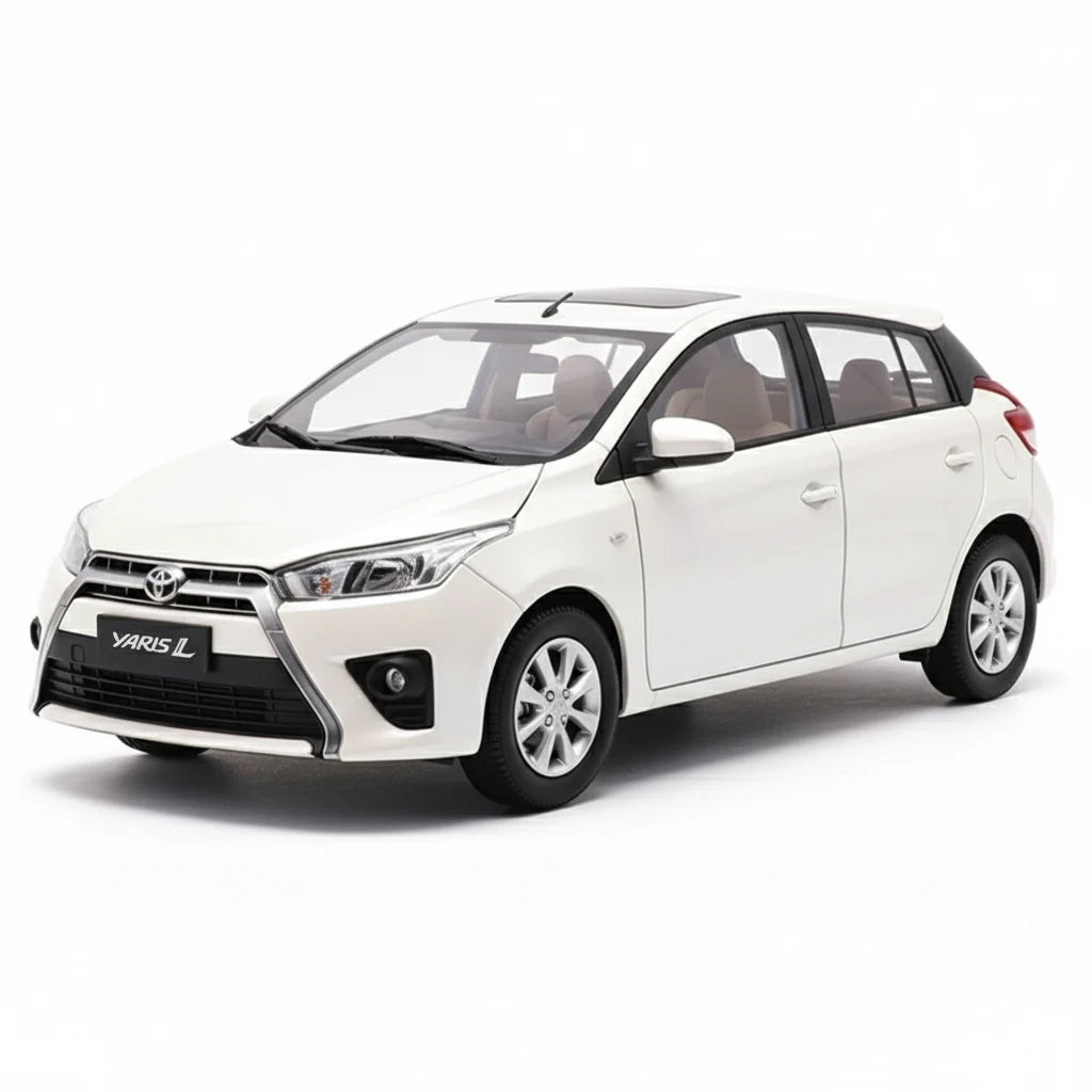 [OEM] 1:18 Toyota 2013 Yaris White Model Car Die-Cast