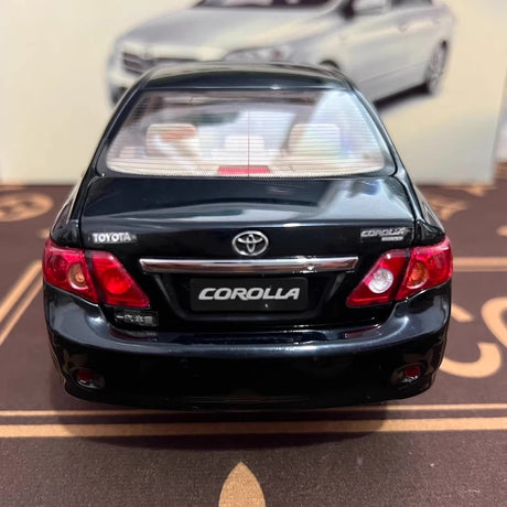 [OEM] 1:18 Toyota 2014 Corolla 10th svart modellbil Die-Cast