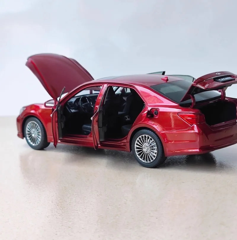 [OEM] 1:18 Toyota 2014 Crown 14th Red Model Car Die-Cast
