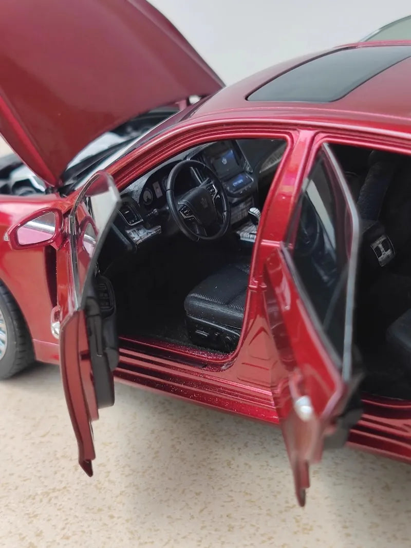[OEM] 1:18 Toyota 2014 Crown 14th Red Model Car Die-Cast