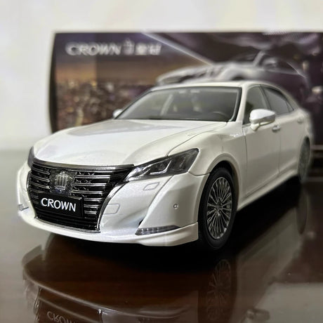 [OEM] 1:18 Toyota 2014 Crown 14th vit modellbil Die-Cast