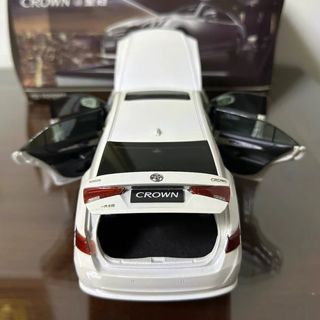 [OEM] 1:18 Toyota 2014 Crown 14th vit modellbil Die-Cast