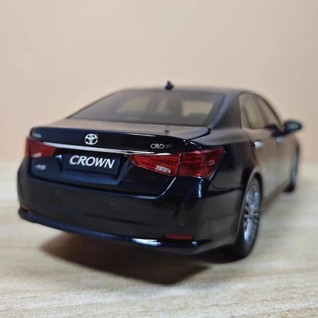 [OEM] 1:18 Toyota 2014 Crown 14th svart modellbil Die-Cast