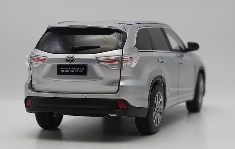 [OEM] 1:18 Toyota 2015 Highlander Silver Model Car Die-Cast