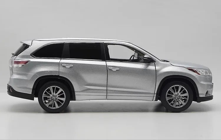 [OEM] 1:18 Toyota 2015 Highlander Silver Model Car Die-Cast
