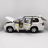 OEM Toyota 2015 Land Cruiser White 1:18 – Sammelobjekt aus Druckguss