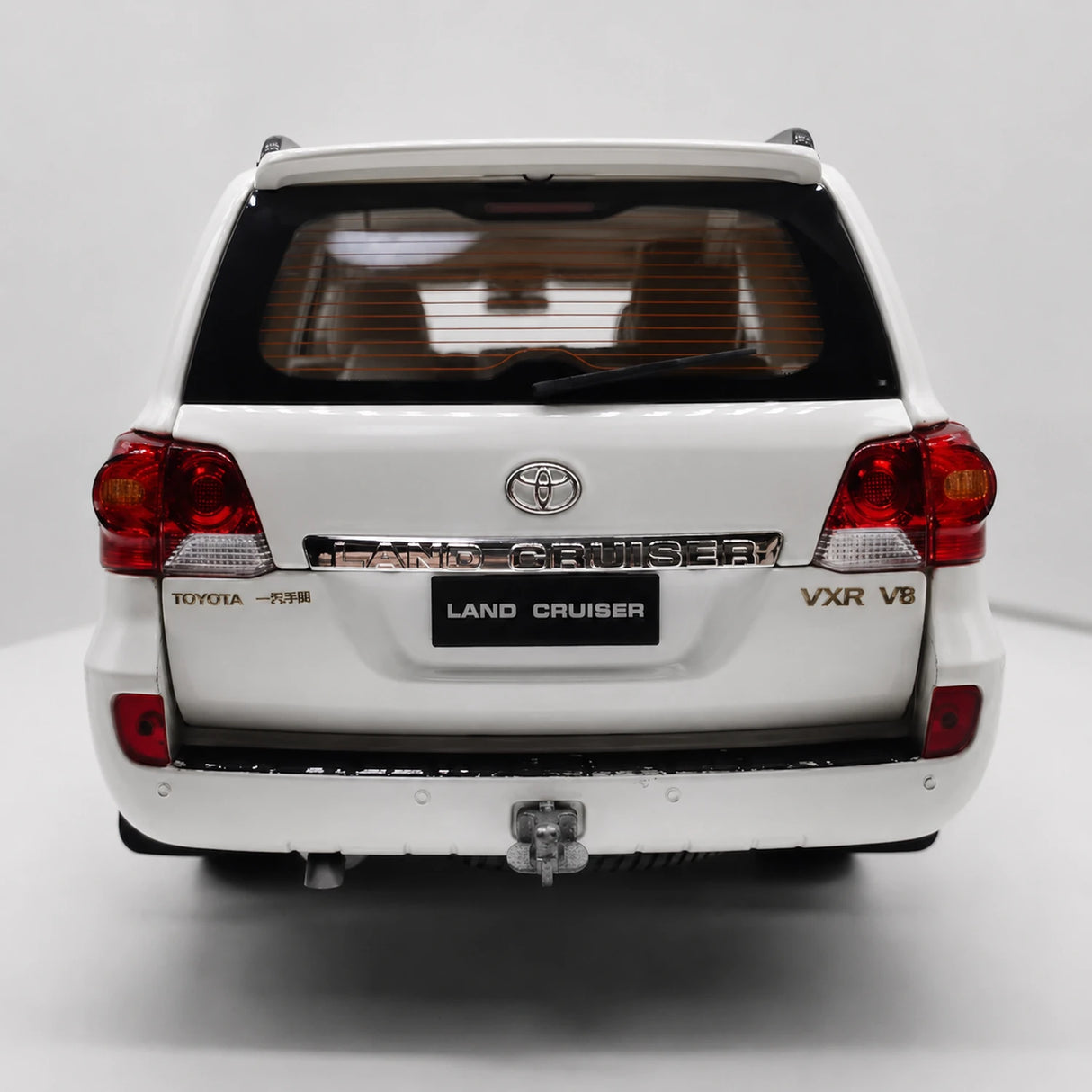OEM Toyota 2015 Land Cruiser White 1:18 – Sammelobjekt aus Druckguss