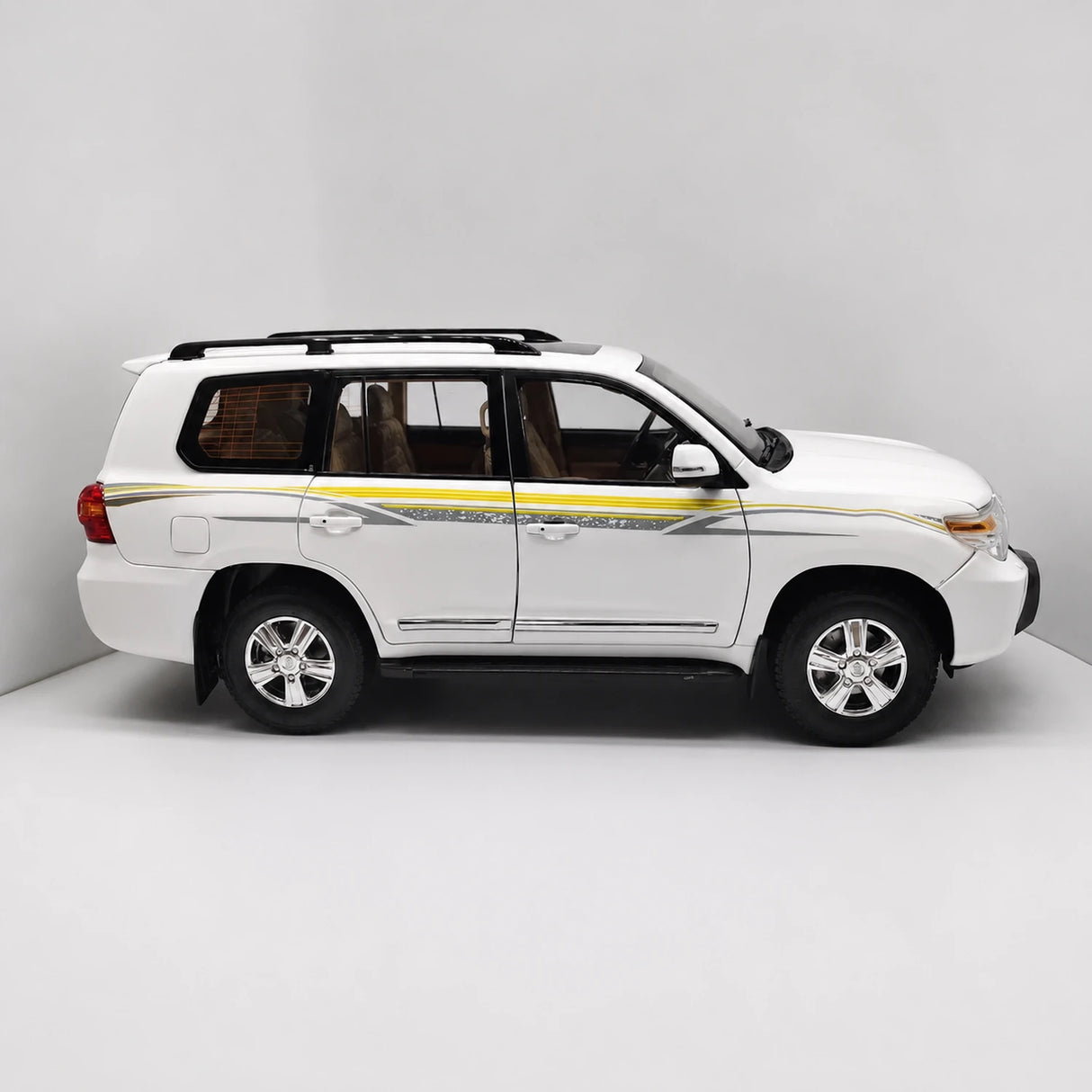 OEM Toyota 2015 Land Cruiser White 1:18 – Sammelobjekt aus Druckguss