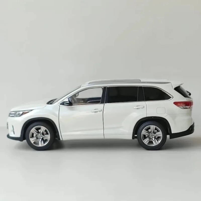 [OEM] 1:18 Toyota 2017 Highlander bianco modellino di auto Die-Cast