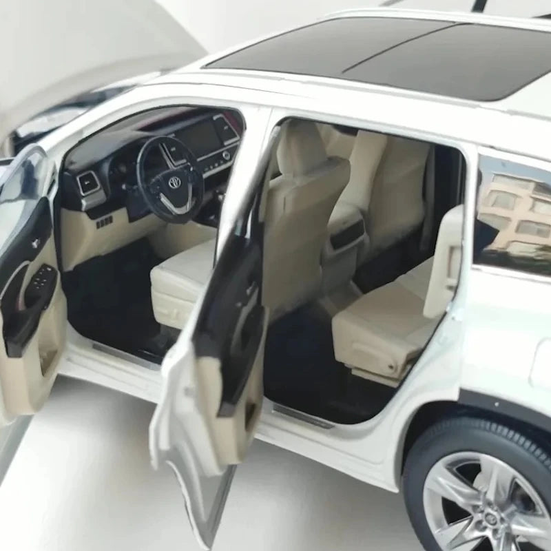 [OEM] 1:18 Toyota 2017 Highlander White Model Car Die-Cast