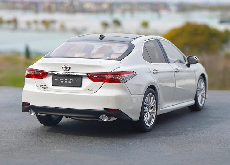 [OEM] 1:18 Toyota 2018 Camry XV70 bianco modellino di auto Die-Cast