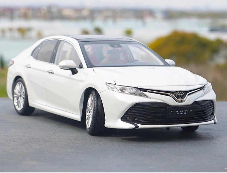 [OEM] 1:18 Toyota 2018 Camry XV70 bianco modellino di auto Die-Cast