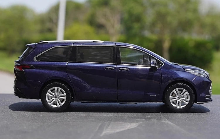 [OEM] 1:18 Toyota 2020 Sienna Blue Model Car Die-Cast