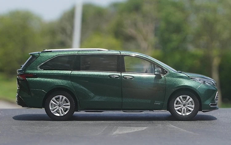 [OEM] 1:18 Toyota 2020 Sienna Green Model Car Die-Cast
