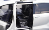 [OEM] 1:18 Toyota 2020 Sienna wit modelauto Die-Cast