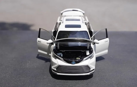 [OEM] 1:18 Toyota 2020 Sienna vit modellbil Die-Cast