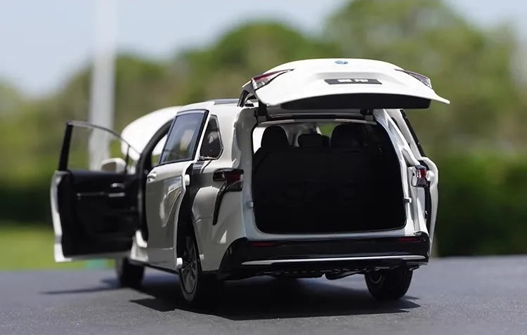 [OEM] 1:18 Toyota 2020 Sienna bianco modellino di auto Die-Cast