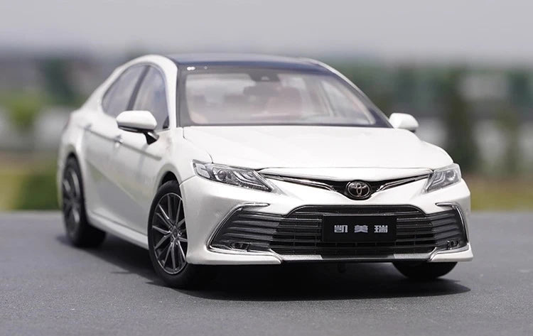 [OEM] 1:18 Toyota 2021 Camry White Model Car Die-Cast