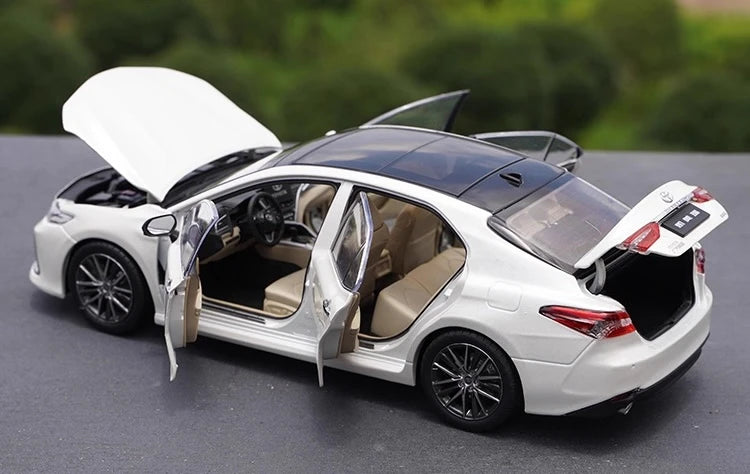 [OEM] 1:18 Toyota 2021 Camry White Model Car Die-Cast