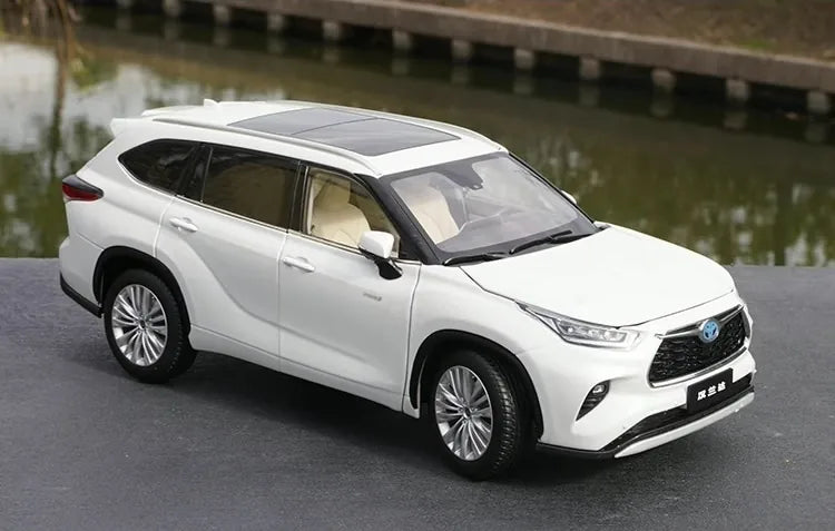 [OEM] 1:18 Toyota 2021 Highlander White Model Car Die-Cast