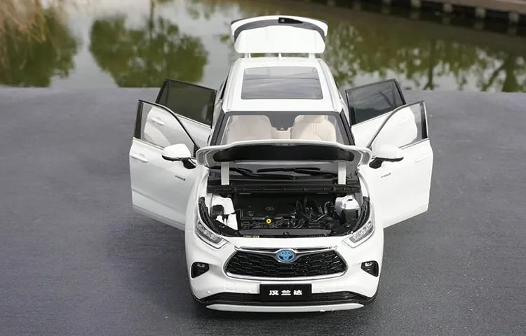 [OEM] 1:18 Toyota 2021 Highlander White Model Car Die-Cast