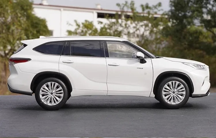 [OEM] 1:18 Toyota 2021 Highlander White Model Car Die-Cast
