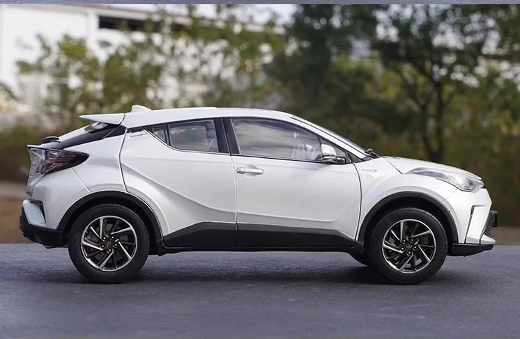 [OEM] 1:18 Toyota 2022 C-HR White Model Car Die-Cast