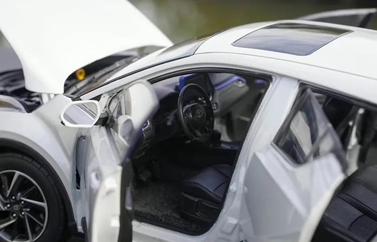 [OEM] 1:18 Toyota 2022 C-HR White Model Car Die-Cast