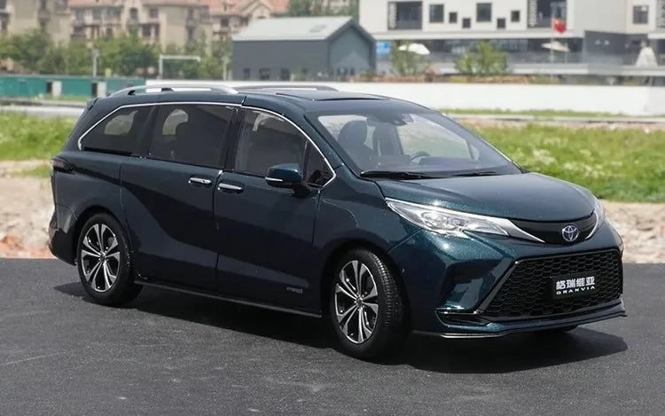 [OEM] 1:18 Toyota 2022 Granvia Green Model Car Die-Cast