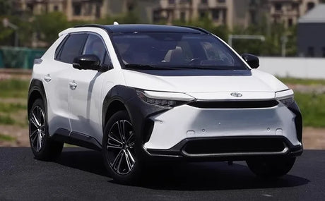 [OEM] 1:18 Toyota 2022 bZ4X White Model Car Die-Cast