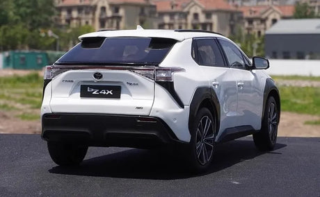 [OEM] 1:18 Toyota 2022 bZ4X White Model Car Die-Cast