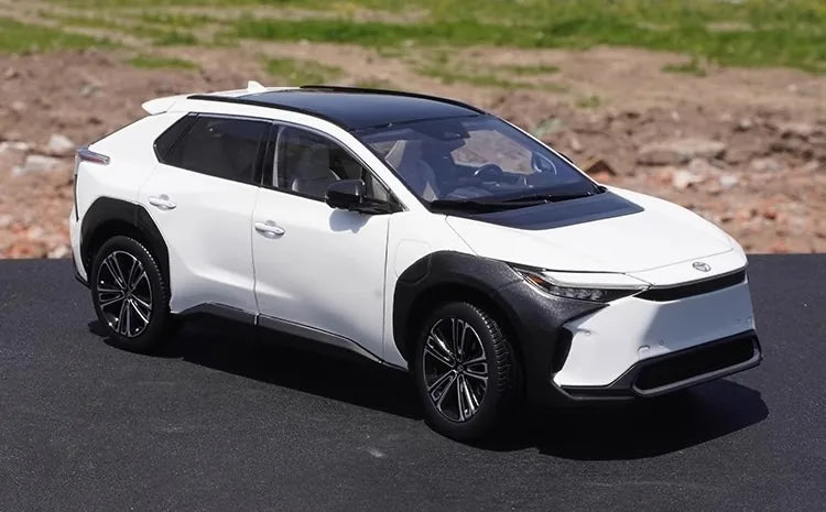 [OEM] 1:18 Toyota 2022 bZ4X White Model Car Die-Cast