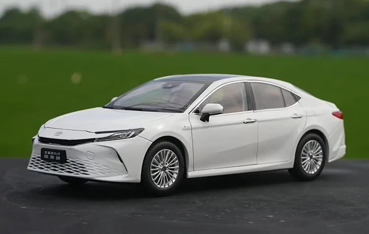 [OEM] 1:18 Toyota 2024 Camry White Model Car Die-Cast