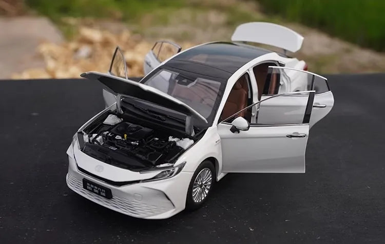 [OEM] 1:18 Toyota 2024 Camry White Model Car Die-Cast