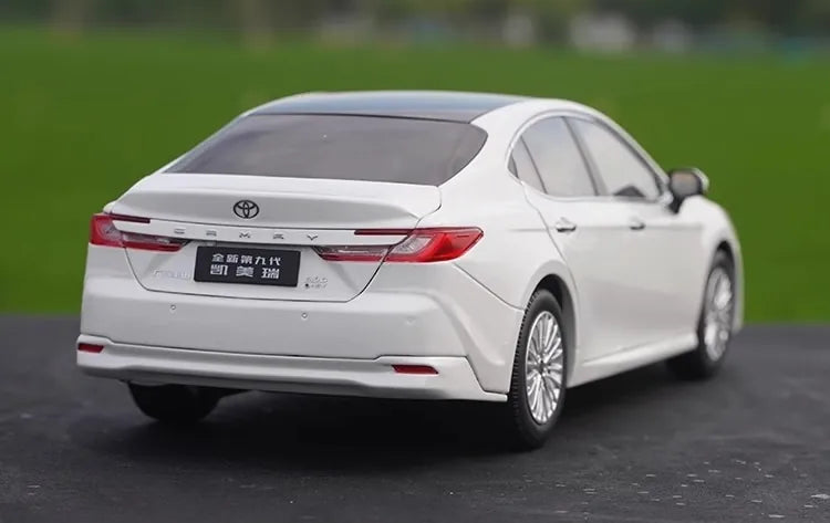 [OEM] 1:18 Toyota 2024 Camry White Model Car Die-Cast