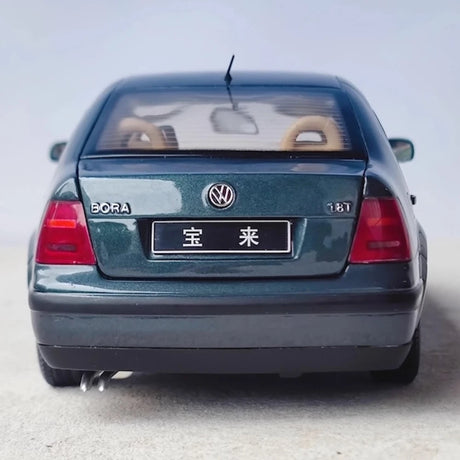 [OEM] 1:18 Volkswagen 1999 Jetta Blue Model Car Die-Cast
