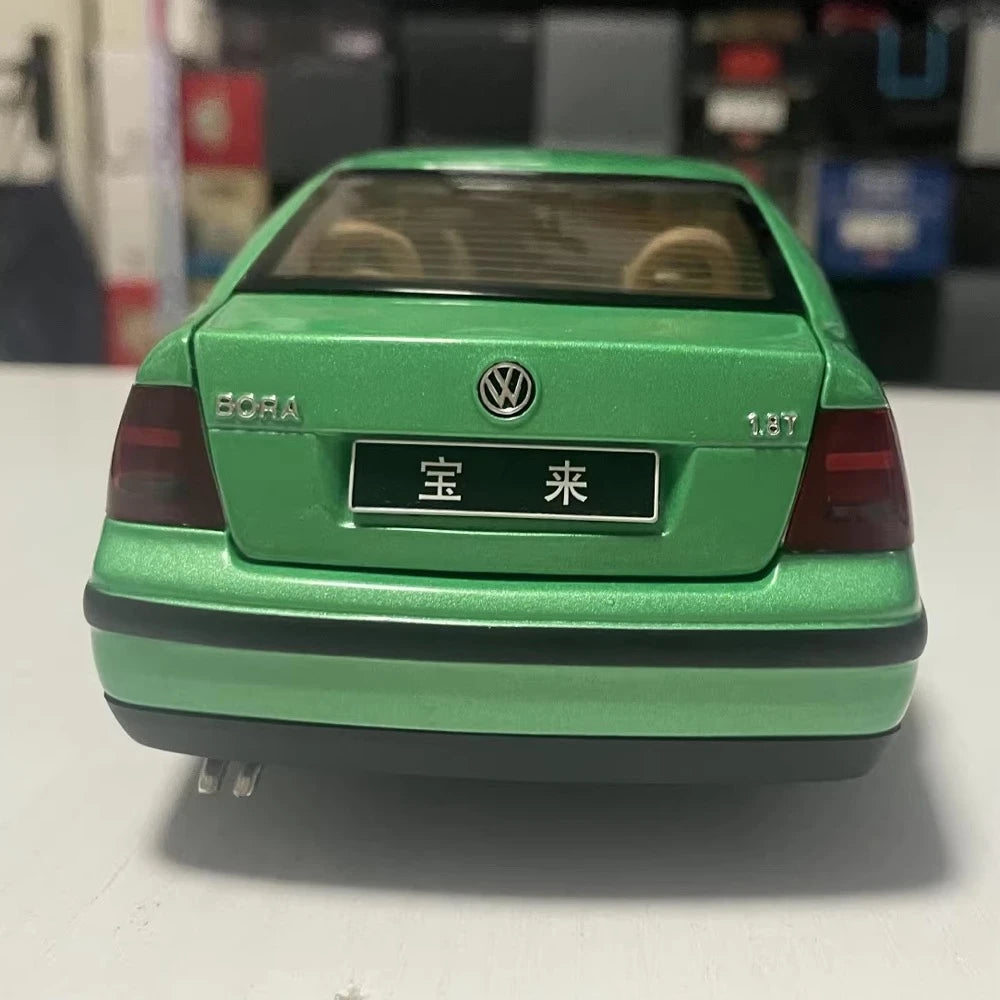 [OEM] 1:18 Volkswagen 1999 Jetta Green Model Car Die-Cast