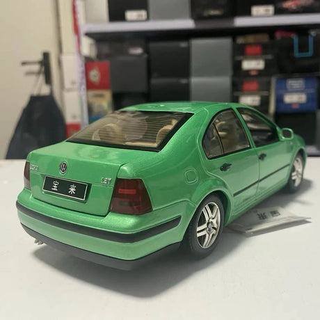 [OEM] 1:18 Volkswagen 1999 Jetta Green Model Car Die-Cast