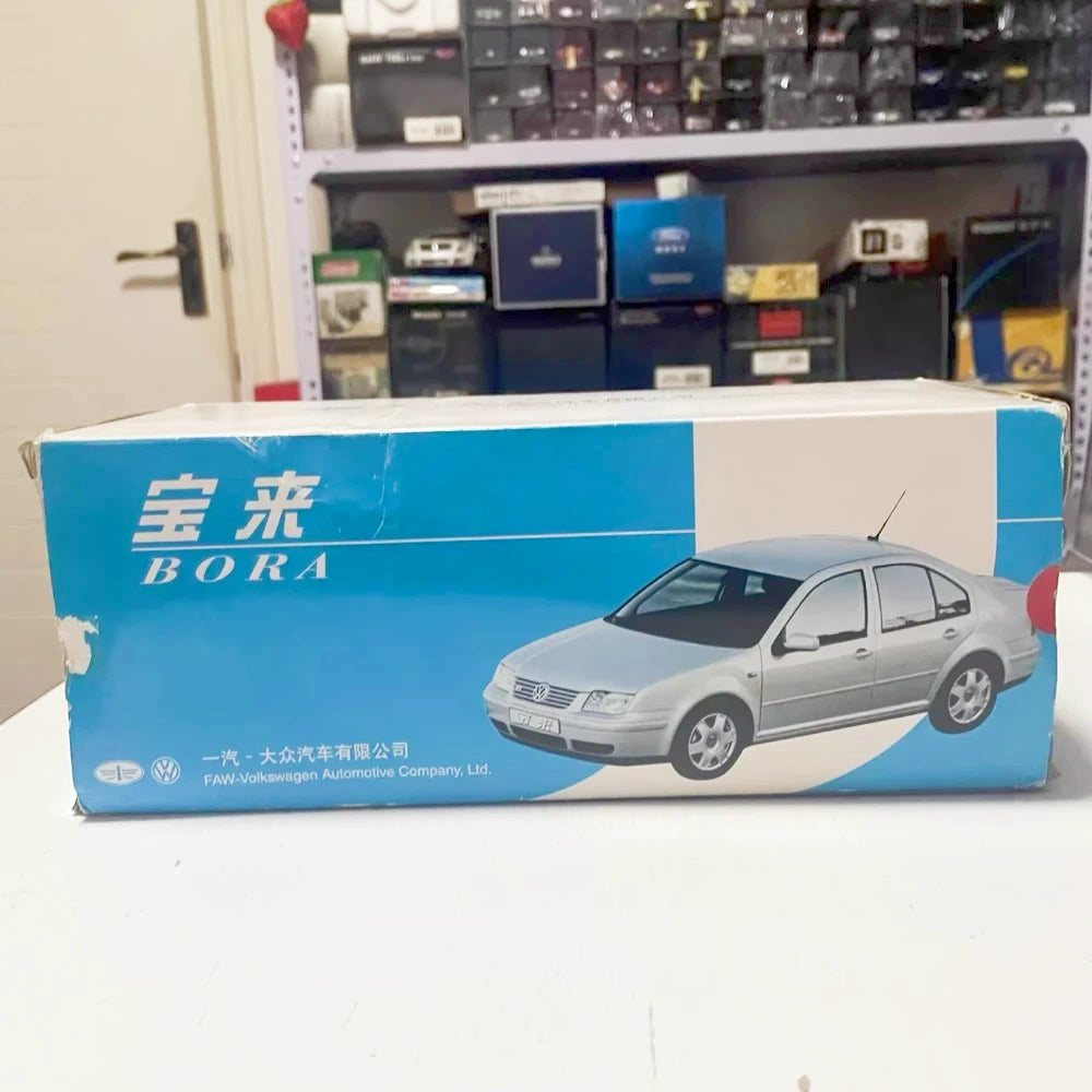 [OEM] 1:18 Volkswagen 1999 Jetta rood modelauto Die-Cast
