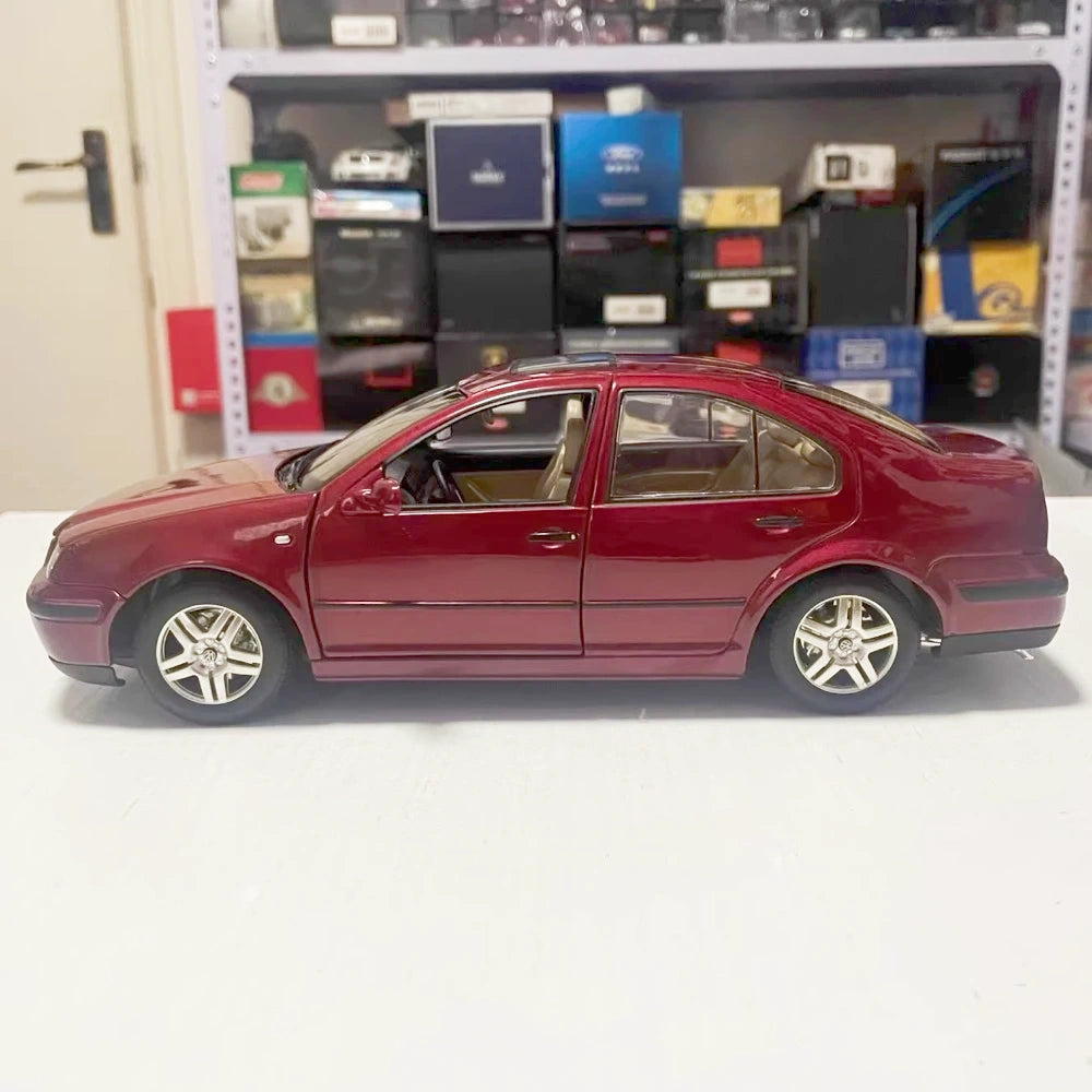 [OEM] 1:18 Volkswagen 1999 Jetta Red Model Car Die-Cast