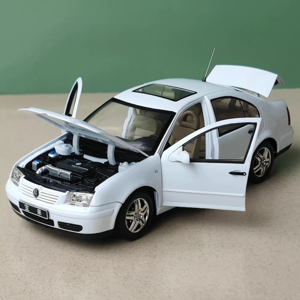 [OEM] 1:18 Volkswagen 1999 Jetta White Model Car Die-Cast