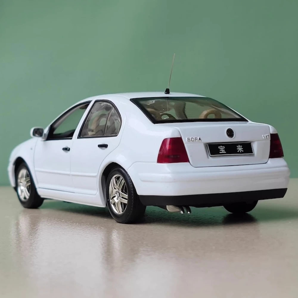 [OEM] 1:18 Volkswagen 1999 Jetta ホワイト モデルカー Die-Cast