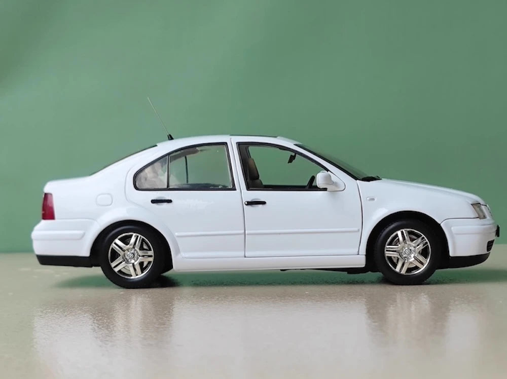 [OEM] 1:18 Volkswagen 1999 Jetta ホワイト モデルカー Die-Cast