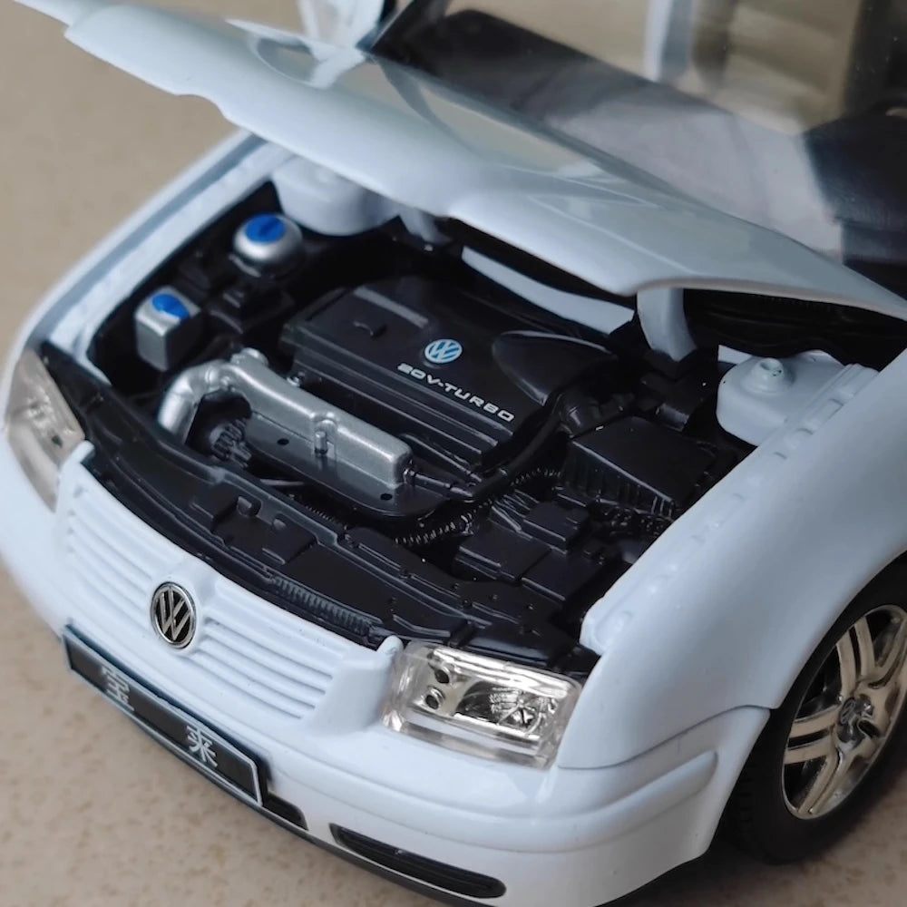 [OEM] 1:18 Volkswagen 1999 Jetta White Model Car Die-Cast