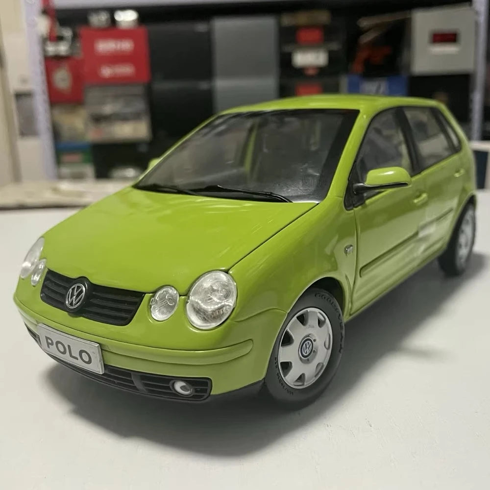 [OEM] 1:18 Volkswagen 2002 Polo 9N Green Model Car Die-Cast