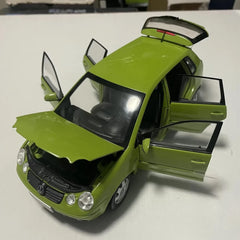 [OEM] 1:18 Volkswagen 2002 Polo 9N Green Model Car Die-Cast