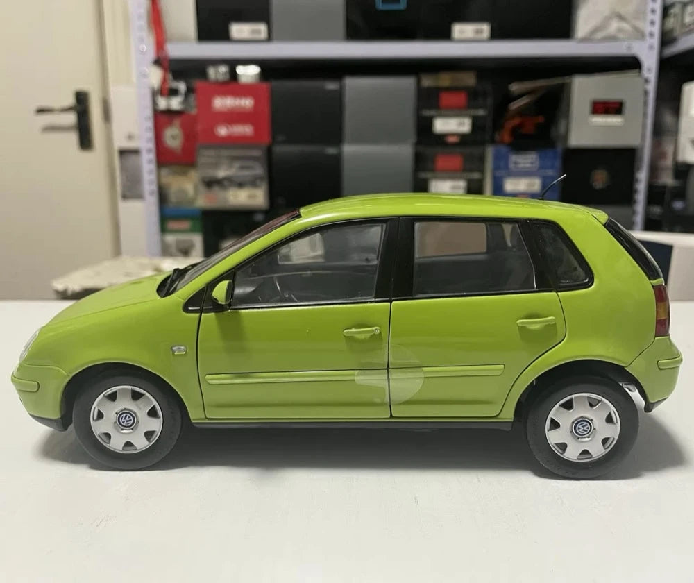 [OEM] 1:18 Volkswagen 2002 Polo 9N Green Model Car Die-Cast