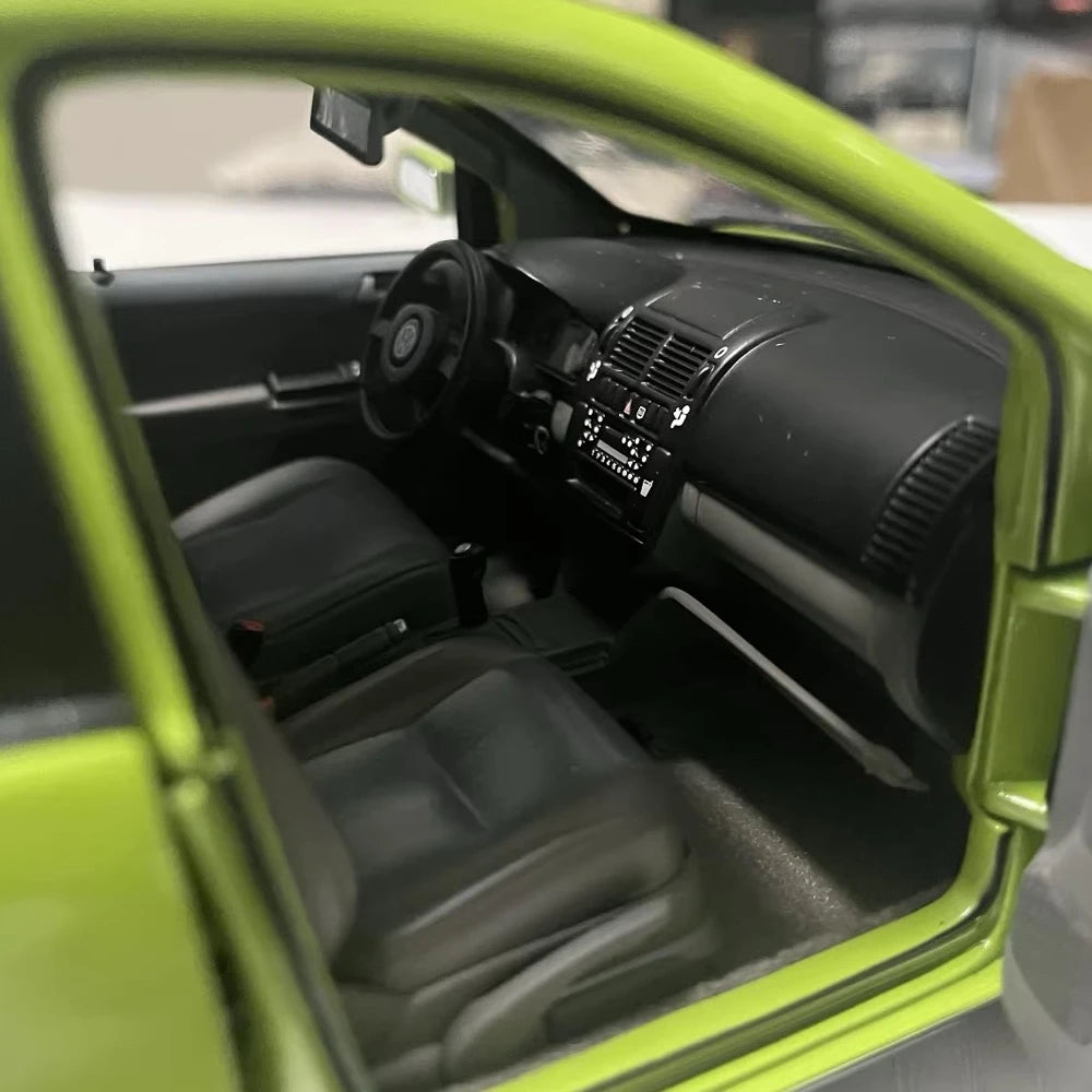 [OEM] 1:18 Volkswagen 2002 Polo 9N Green Model Car Die-Cast