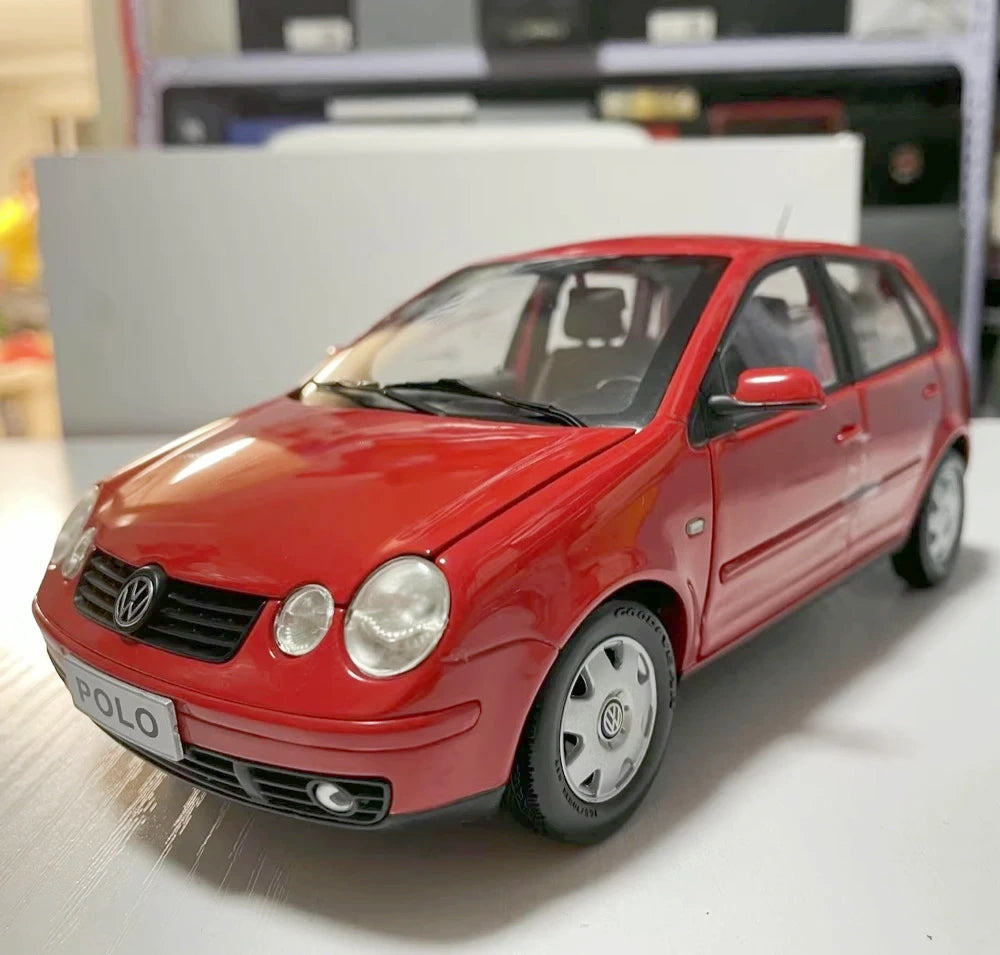 [OEM] 1:18 Volkswagen 2002 Polo 9N Red Model Car Die-Cast