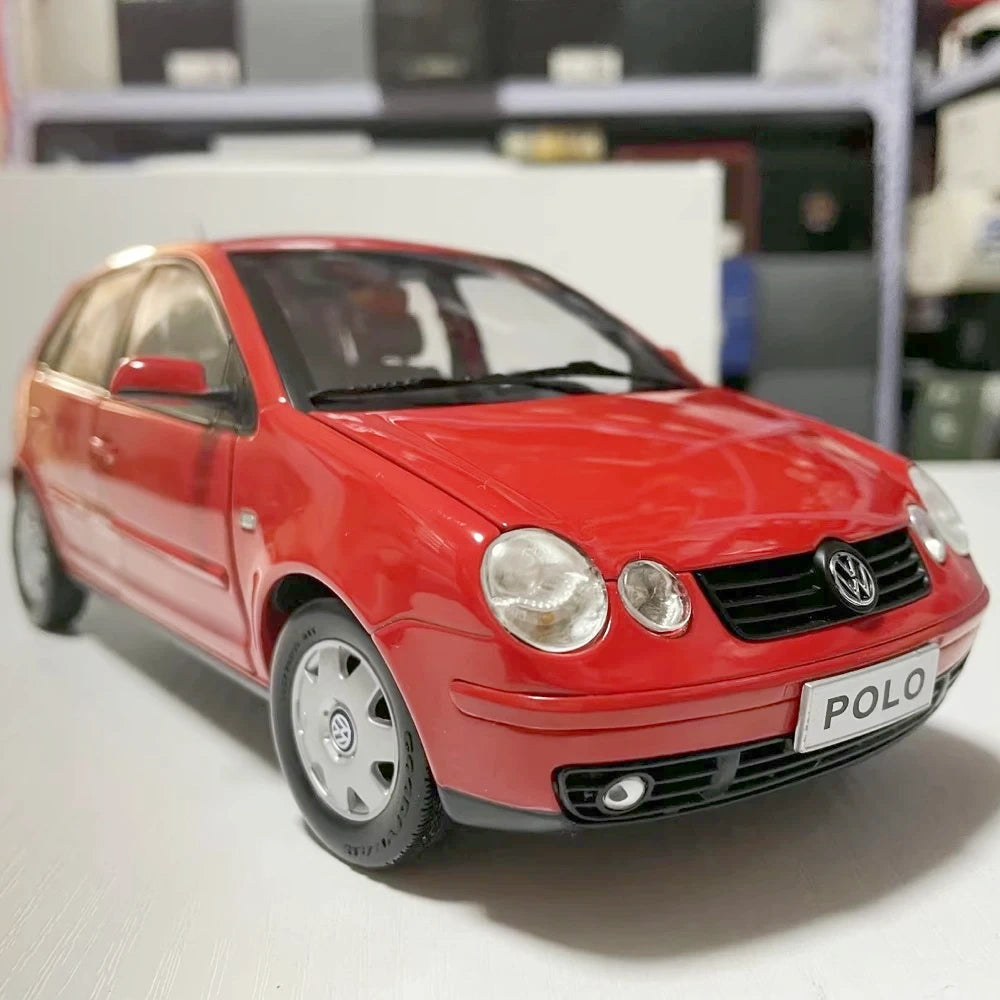 [OEM] 1:18 Volkswagen 2002 Polo 9N Red Model Car Die-Cast